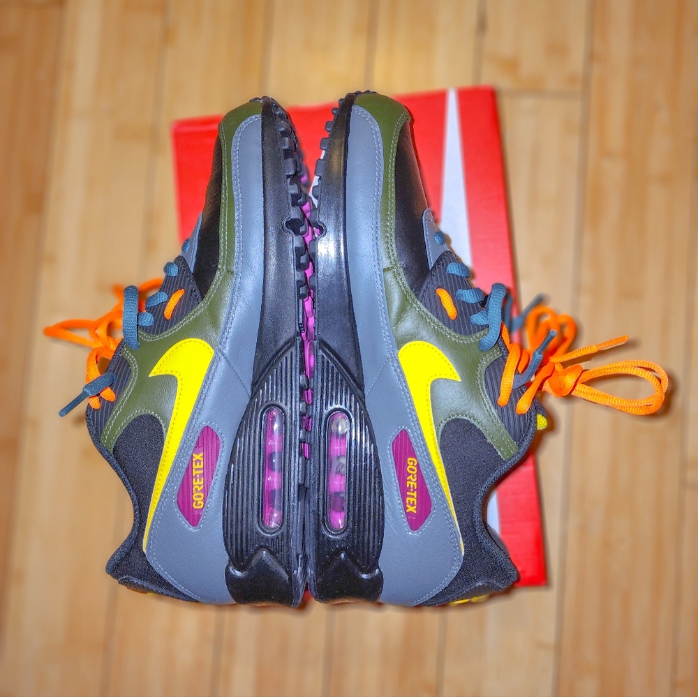 NIKE AIR MAX 90 GTX MENS SIZE 11